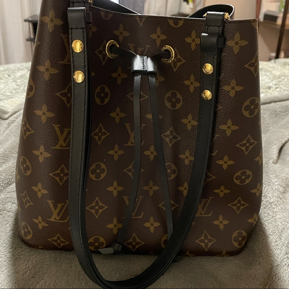 Louis Vuitton Neonoe MM Monogram